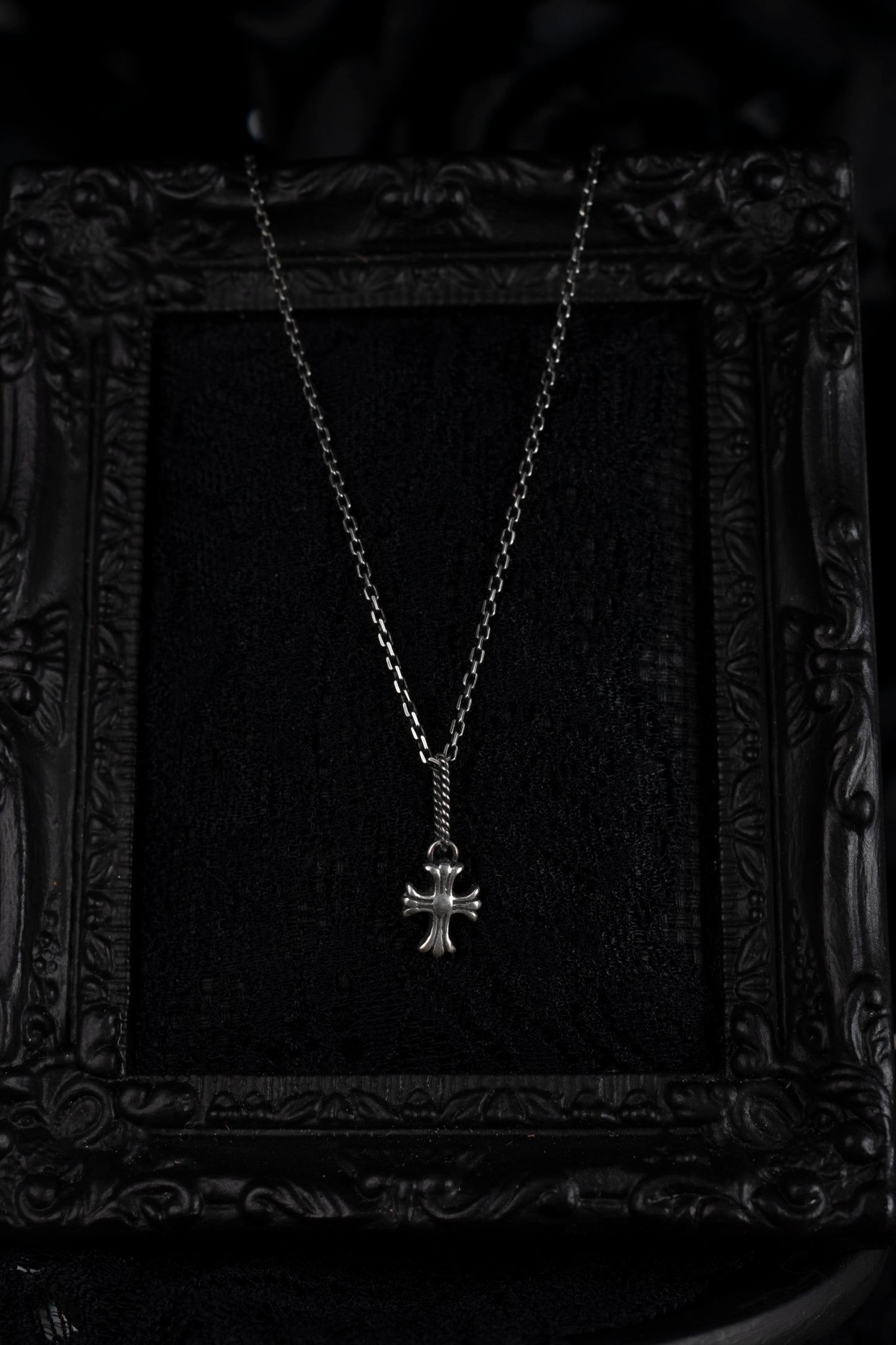 EKRJ741_Tiny Cross Silver Necklace