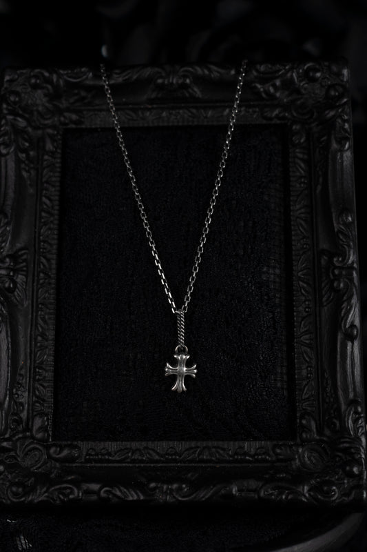 EKRJ741_Tiny Cross Silver Necklace