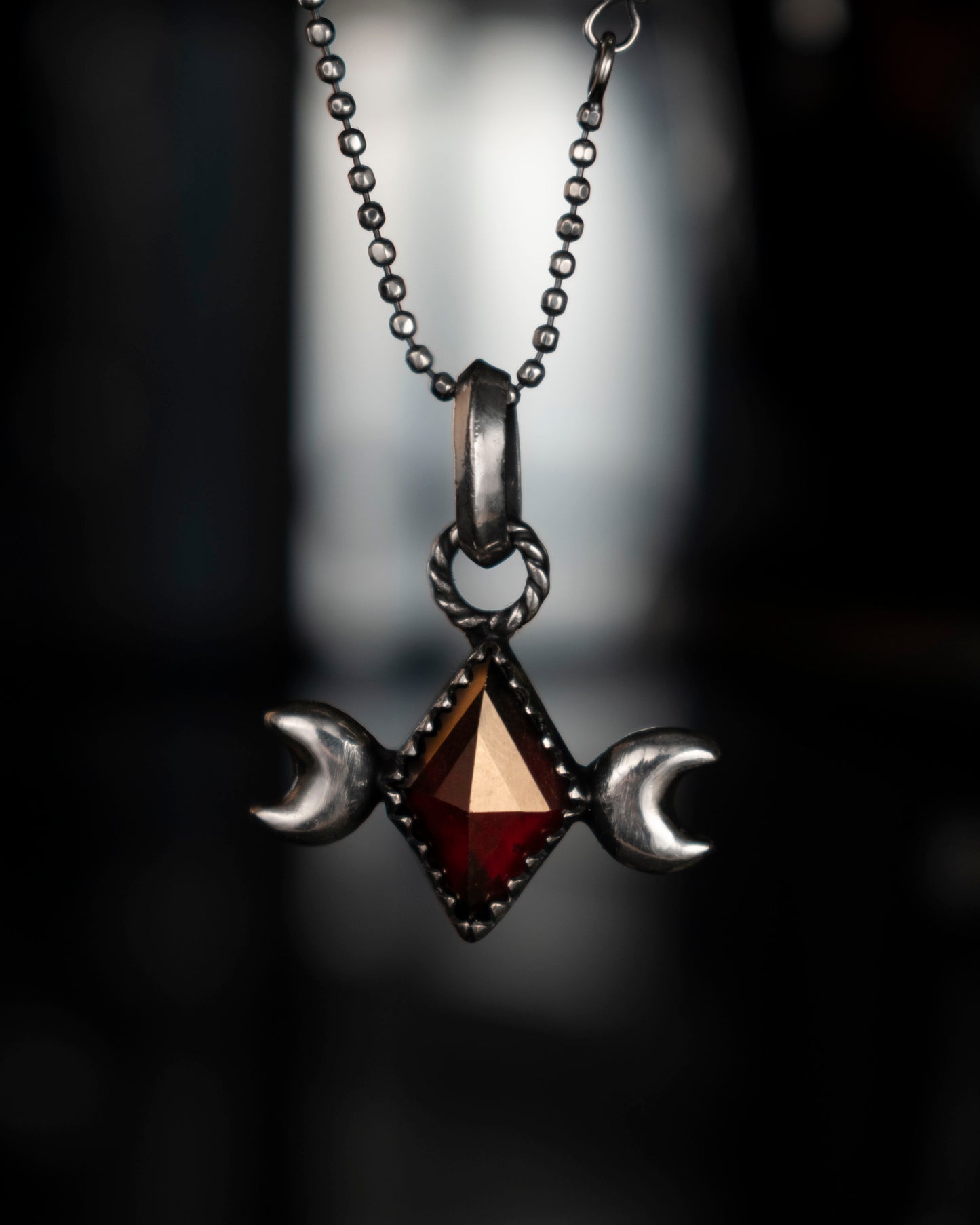 EKRJ881 Moon & Red Garnet Handmade Silver Necklace