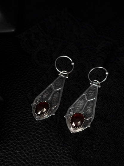 EKRJ927 Gothic Victorian Garnet Hoop Earrings