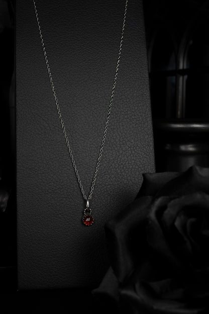 EKRJ945 Garnet Silver Necklace