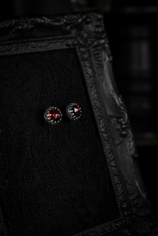 EKRJ951 Natural Garnet Minimalist Stud Silver Earrings