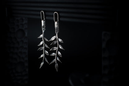 EKRJ459 Long Drop Botanical Leaves Handmade Silver Earrings