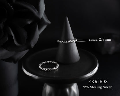 EKRJ593 Twist Minimalist Silver Ring