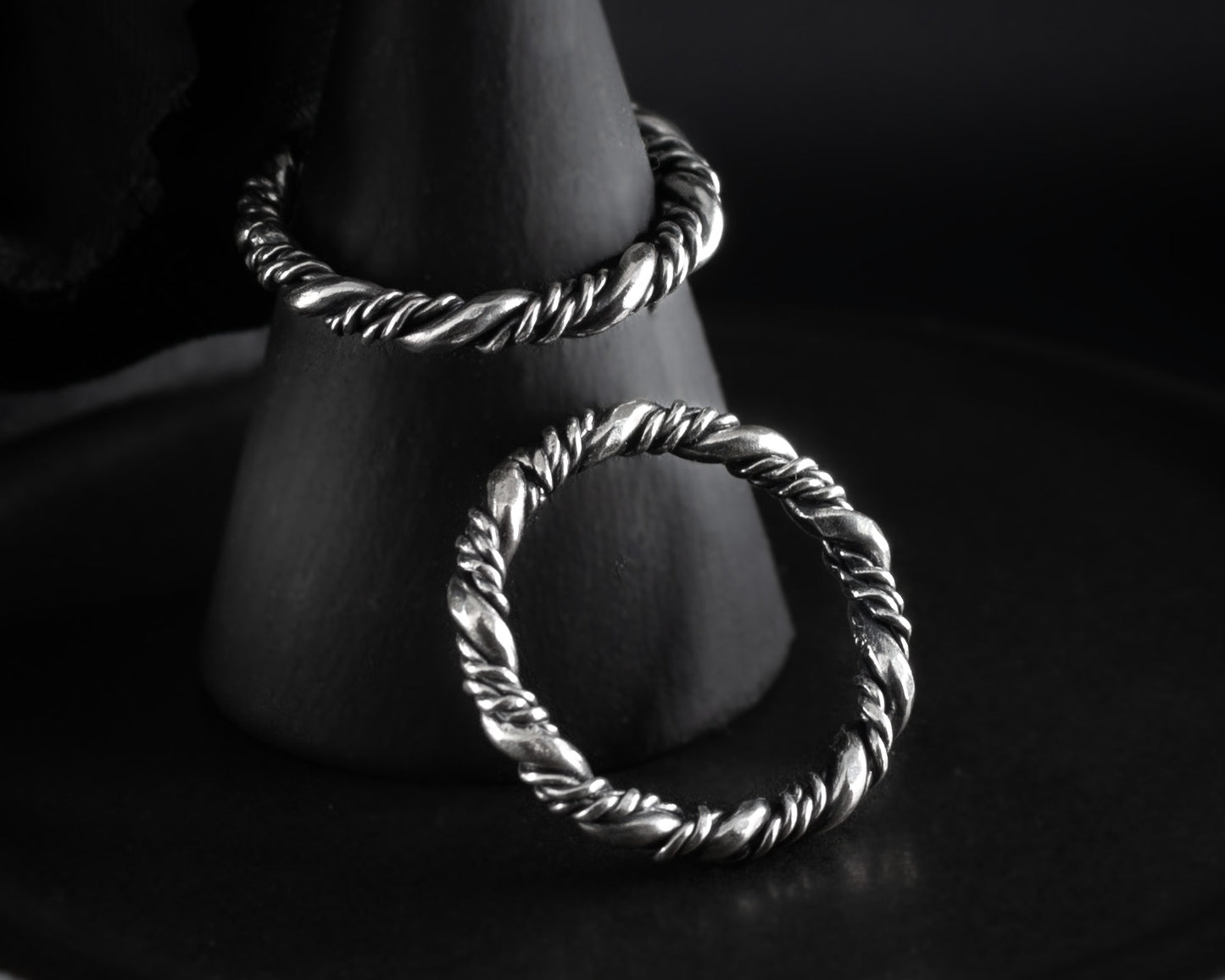 EKRJ593 Twist Minimalist Silver Ring